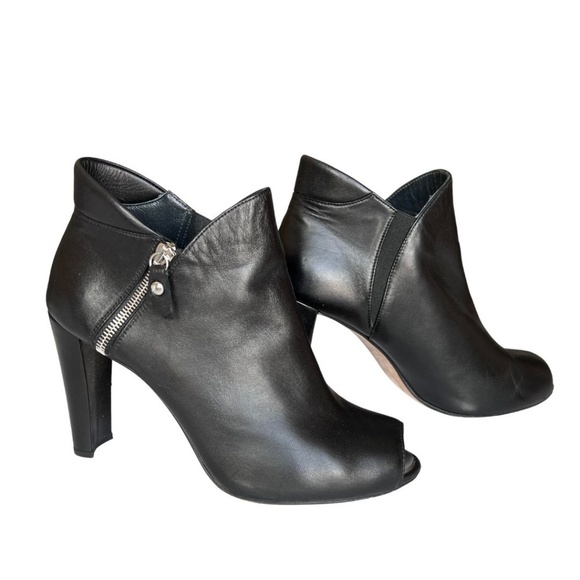 Stuart Weitzman Black Nappa Leather "Jump" Peep-Toe Bootie Size 10 Includes Box - Picture 4 of 11